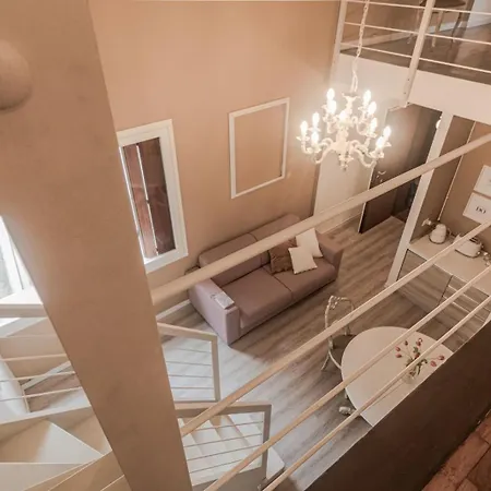 Thea - Centro Storico Bed & Breakfast