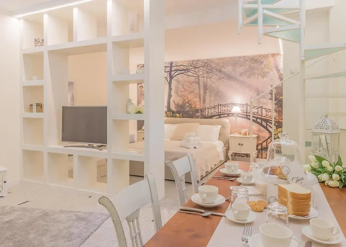 Alojamento de Acomodação e Pequeno-almoço Thea - Centro Storico 4*