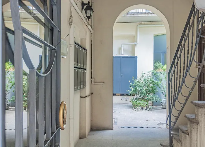 Alojamento de Acomodação e Pequeno-almoço Thea - Centro Storico 4*