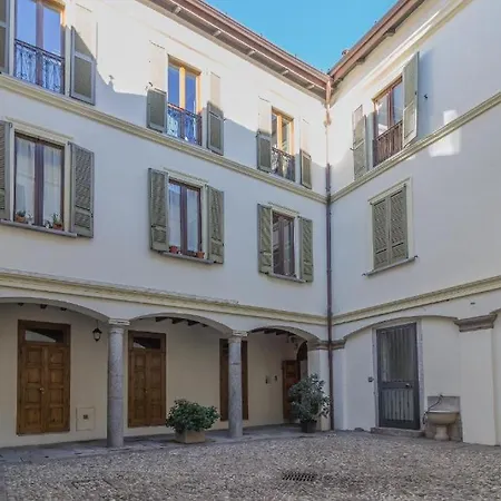 Thea - Centro Storico 4*