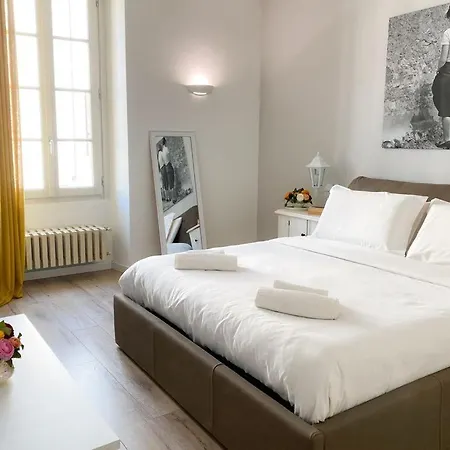 Thea - Centro Storico 4* Monza